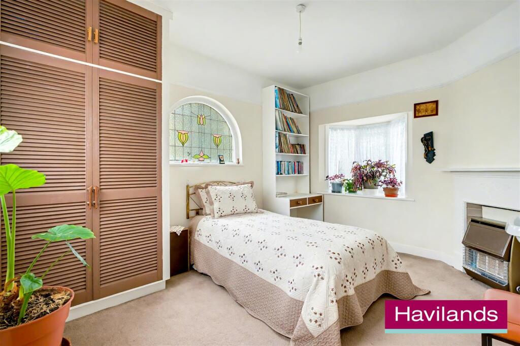 Woodland Way N21 3PY-3.jpg