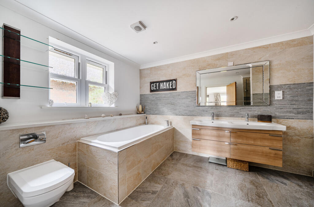 1365747-39-68ecc5...