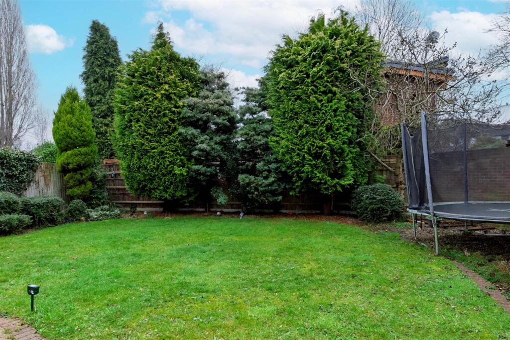 Rear Garden SAPL5988.jpg