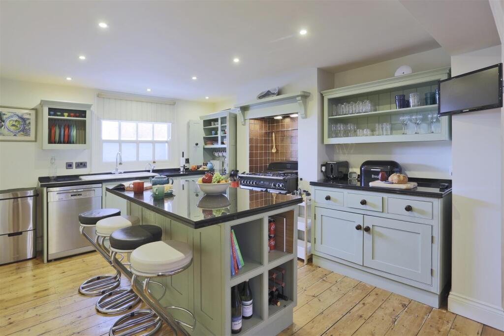 Barley House kitchen view 1.jpg