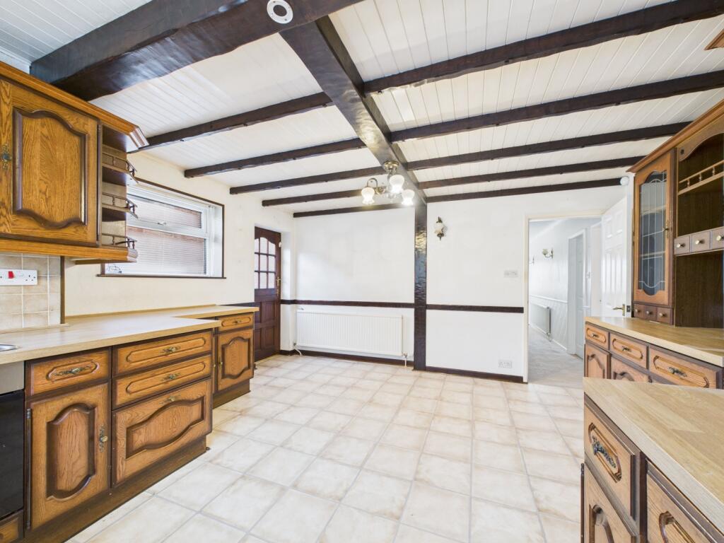 CAM02093G0-PR0066-STILL026