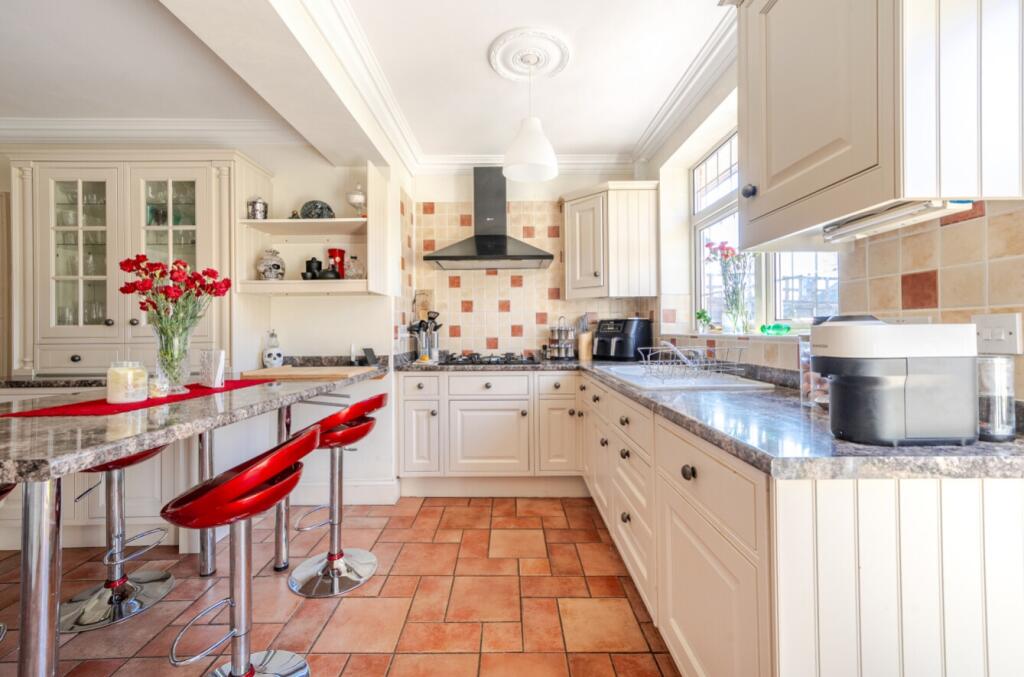 Kitchen 1