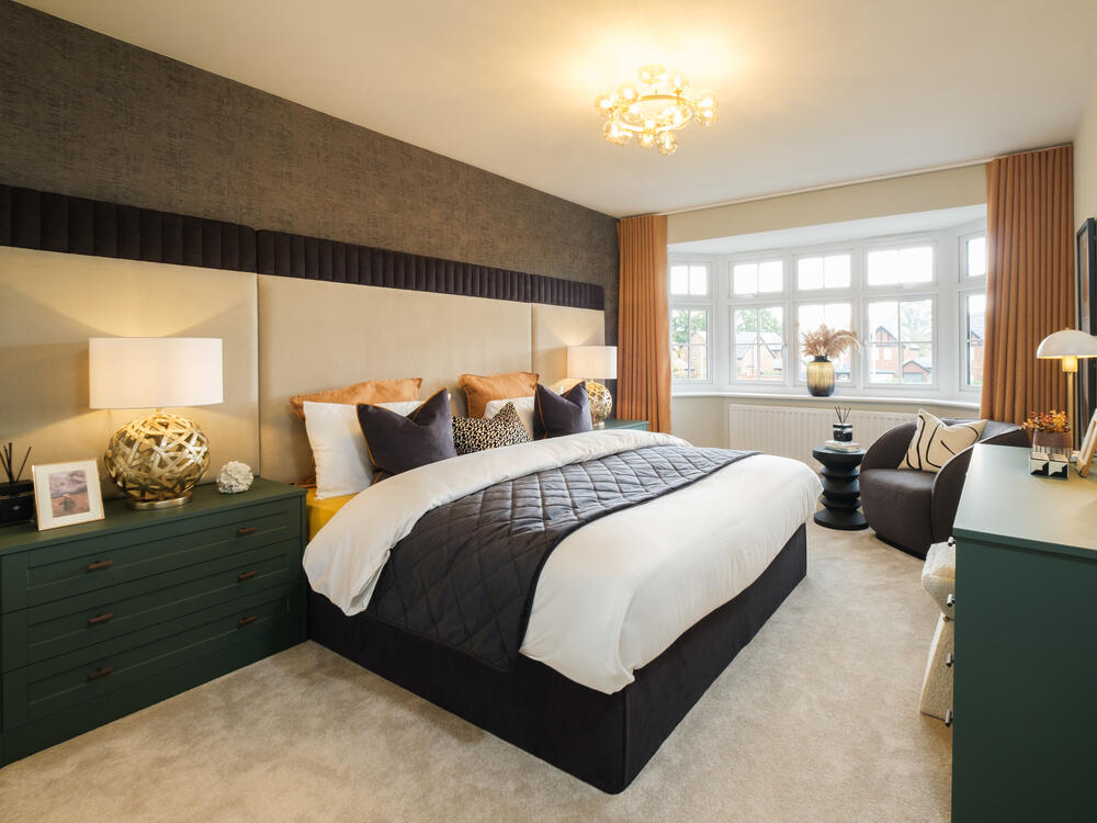 The Oxford Lifestyle - Main Bedroom