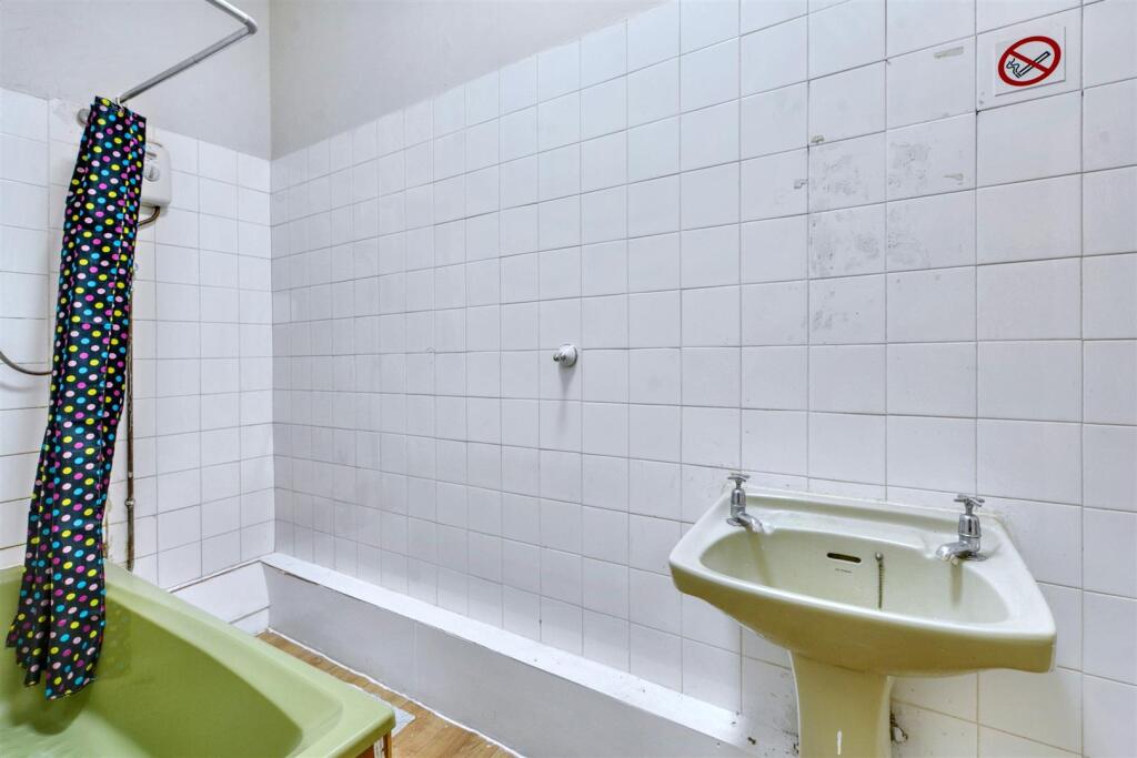 Bathroom Ground Floor