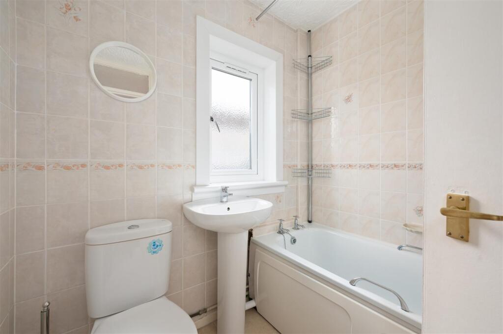 34DunimarleStreet021.JPG