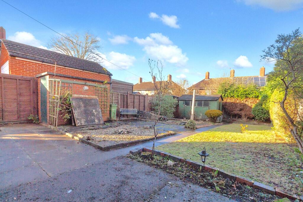 45 Barstow Avenue - Garden1