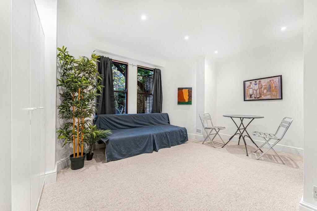 Studio 221 Archway-4.jpg