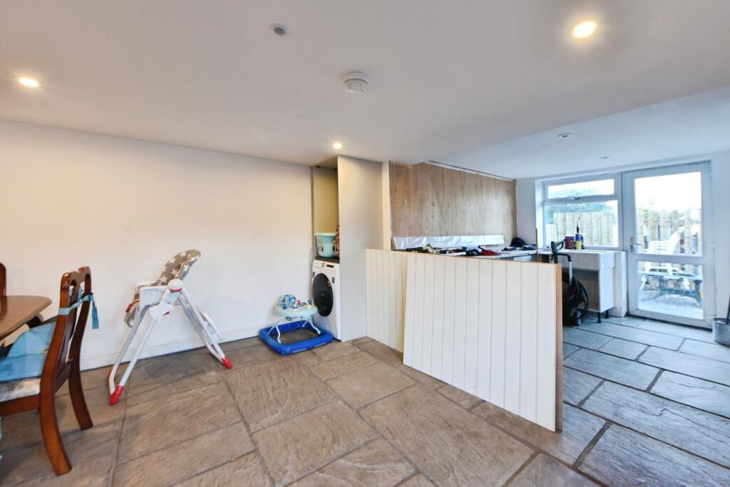 Dining/Kitchen