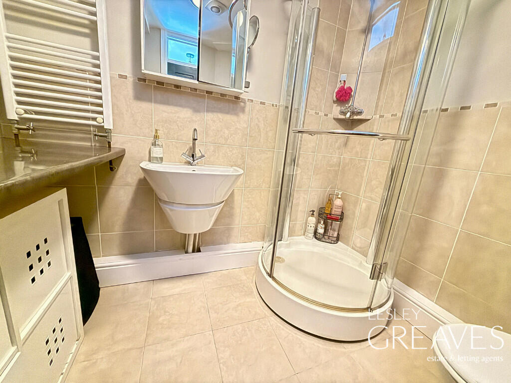 Utility/Shower Ro...