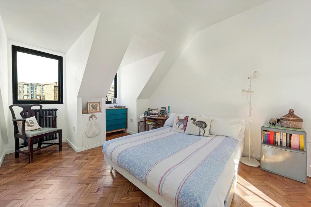 Bedroom (2).jpg