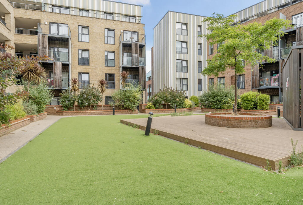 1340493-4-68a2eef...