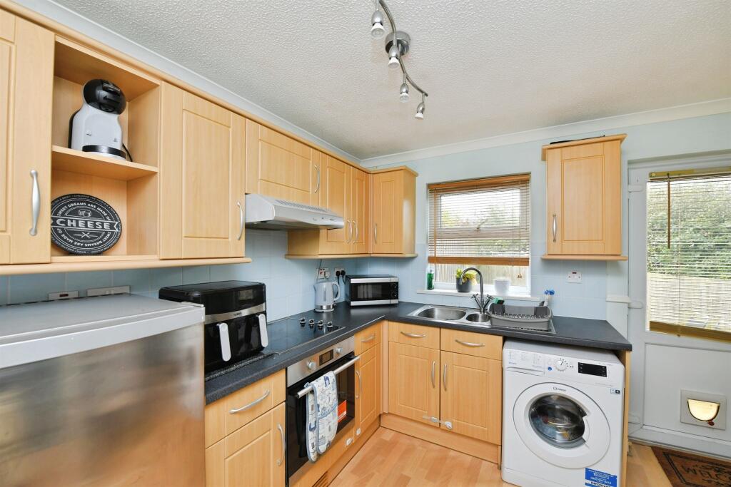 Kitchen &amp; Dining Spcae