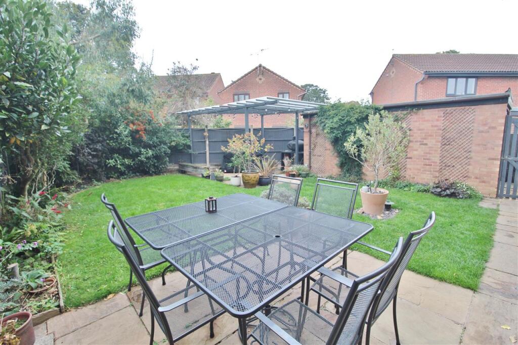REAR GARDEN -