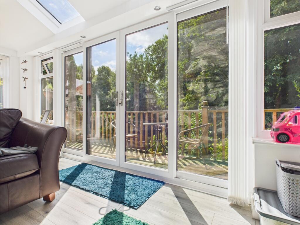 CAM03729G0-PR0119-STILL014