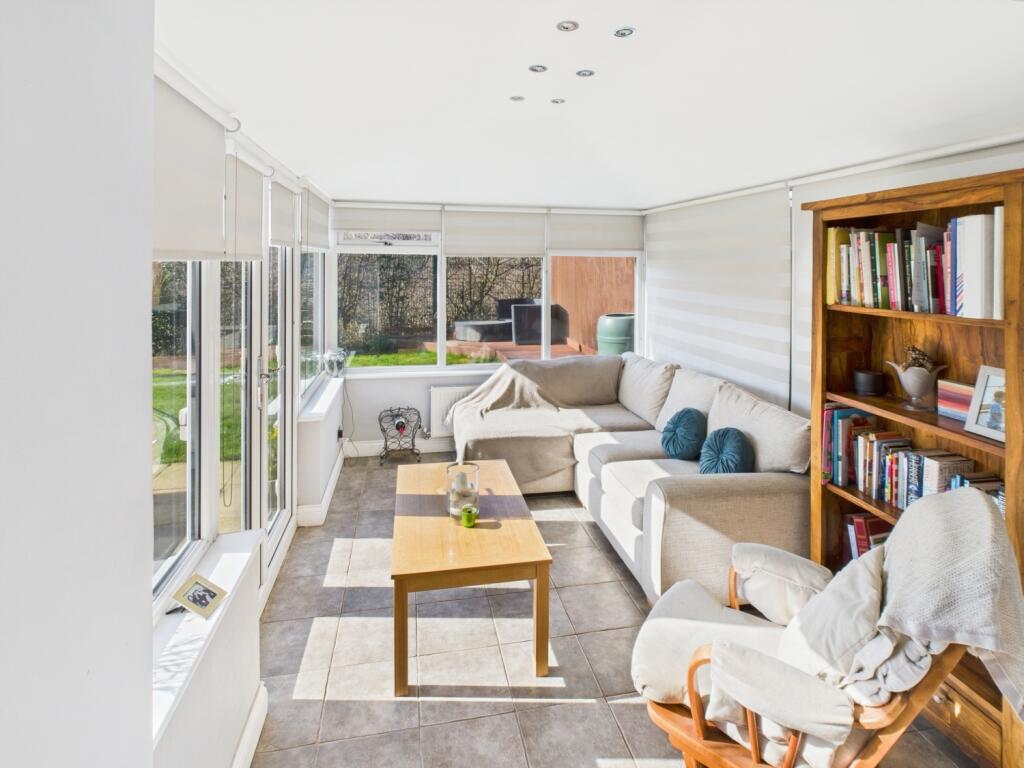 CAM04233G0-PR0017-STILL020 - Copy