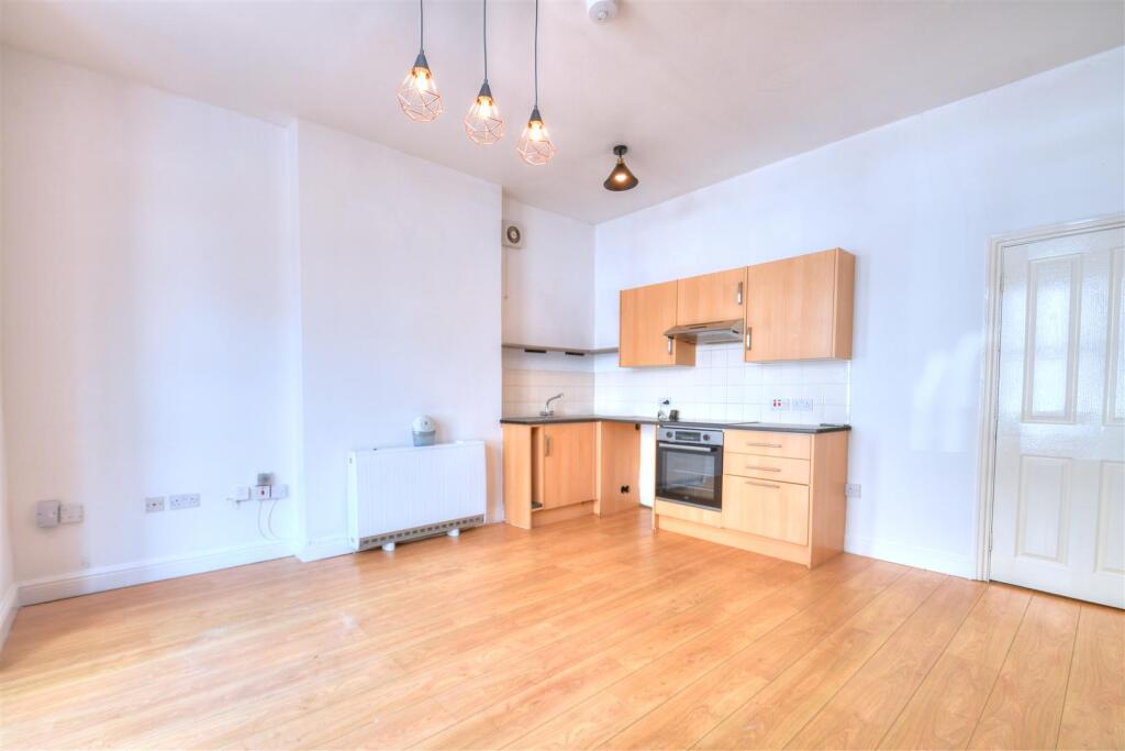 Main Room 2.jpg