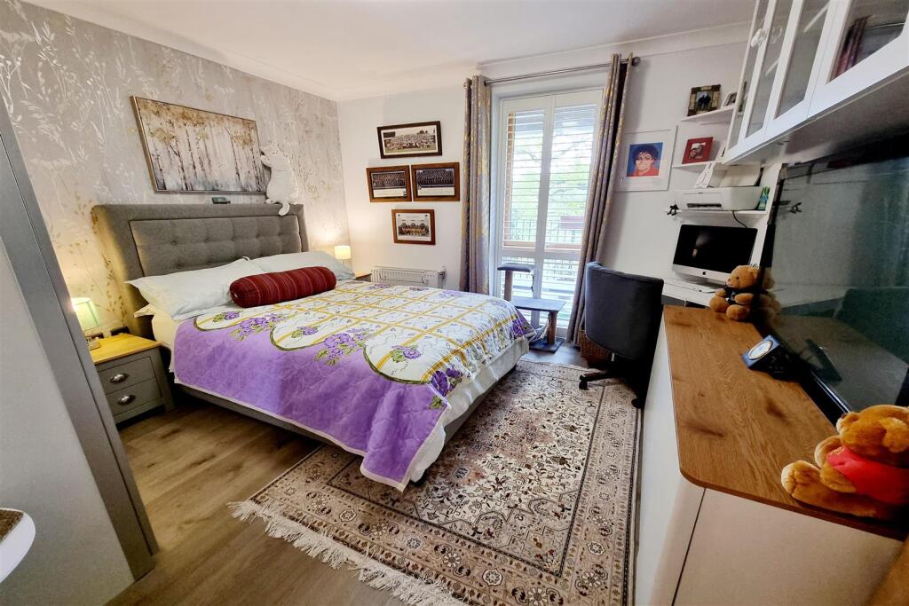 BEDROOM 2:
