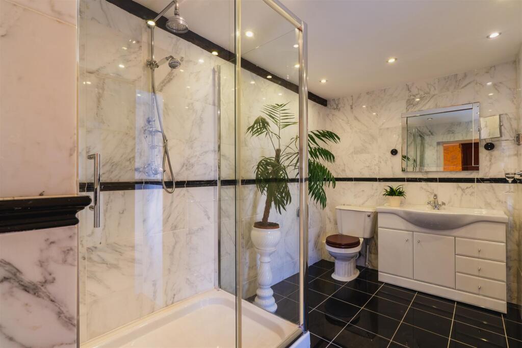 Bedroom 3 En-Suite Shower Room