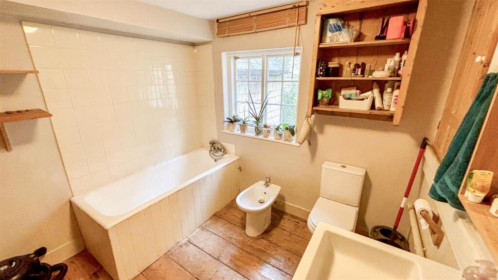 1-bathroom.jpg