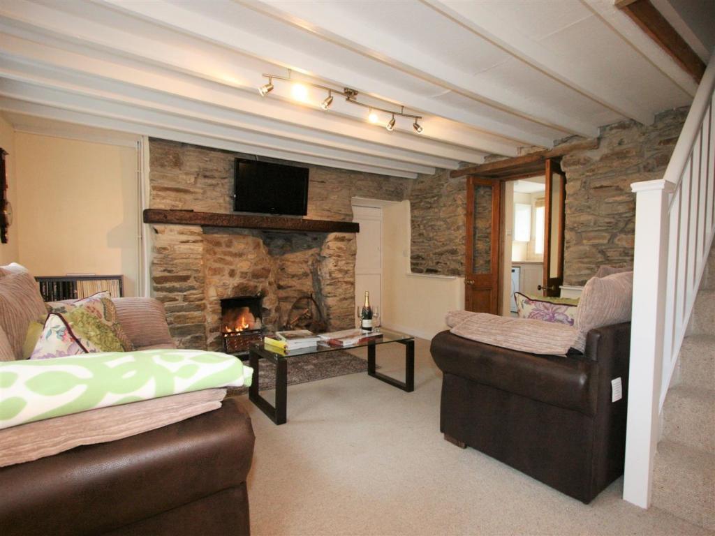 Spring Cottage Lounge