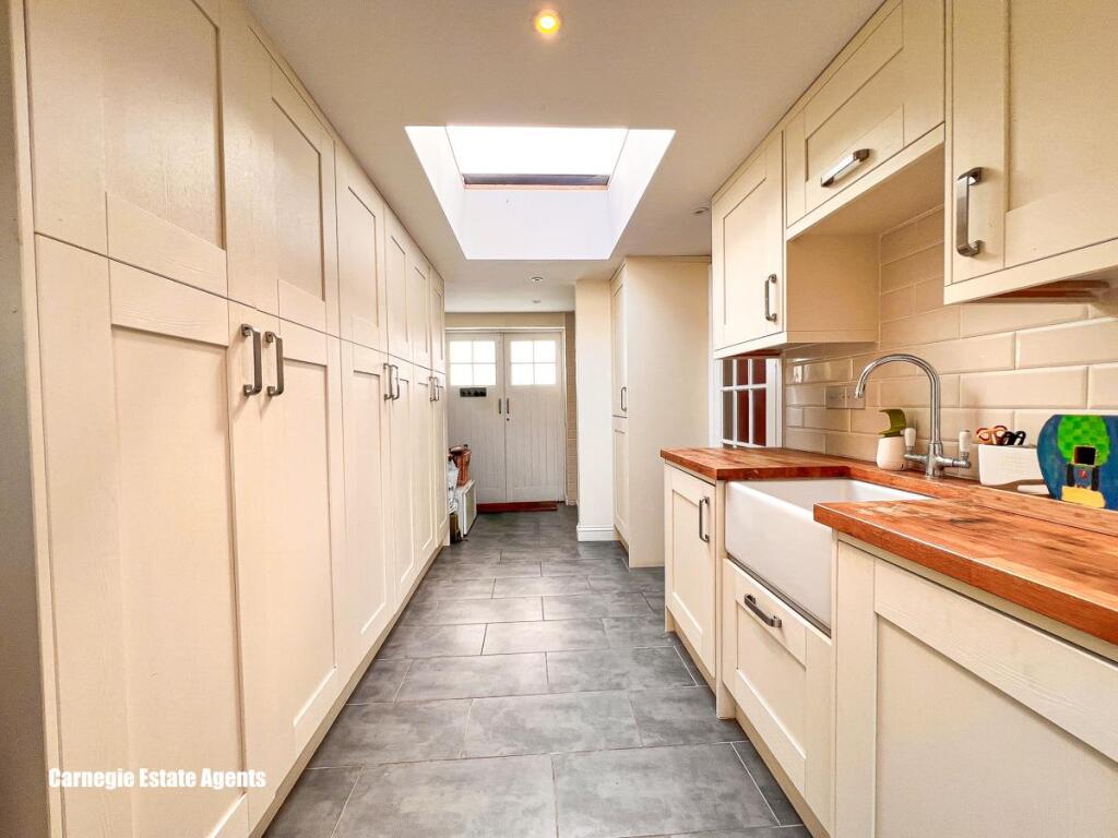Utility room/shower room