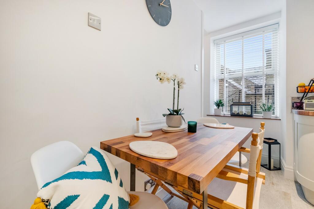Kitchen / Breakfast Room