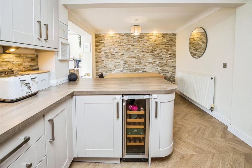 Kitchen/ Family Room