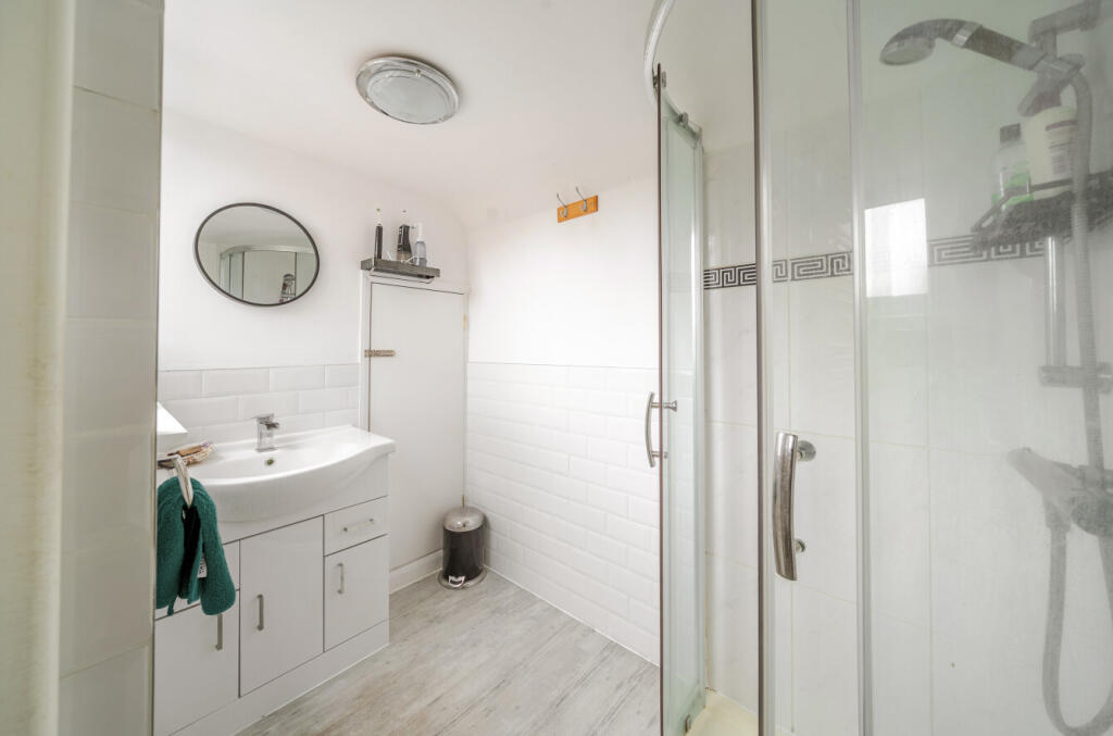 1296841-15-682f16...