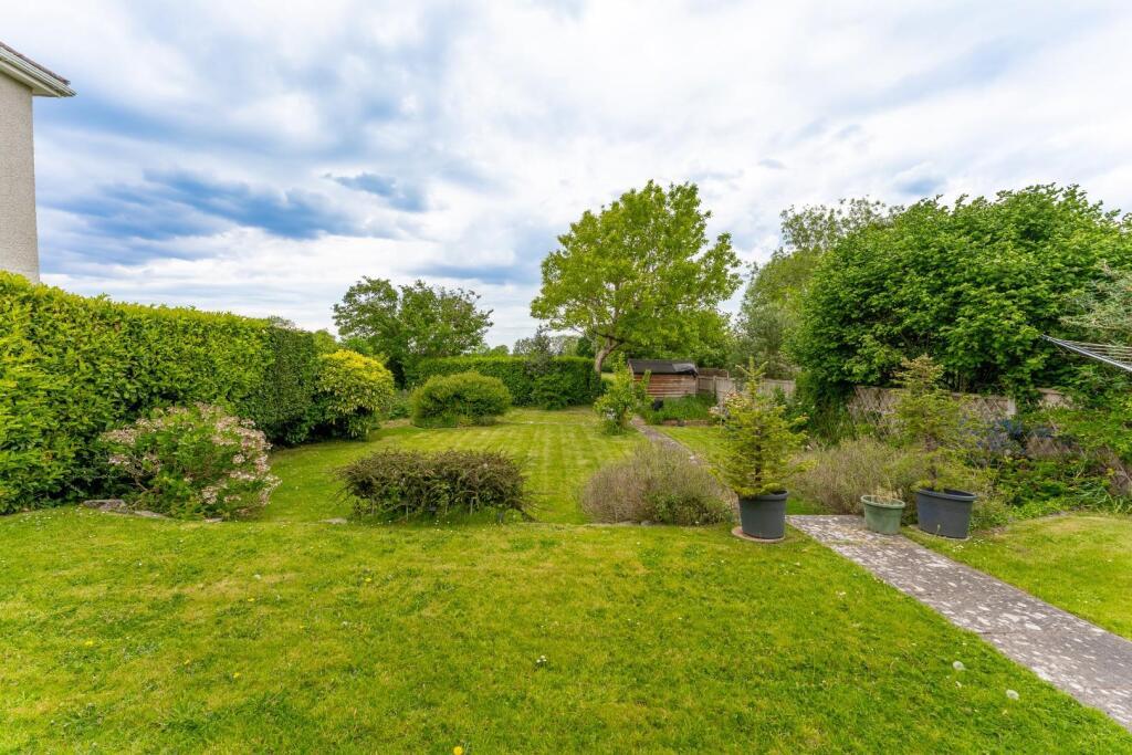 17 - rear garden.jpg