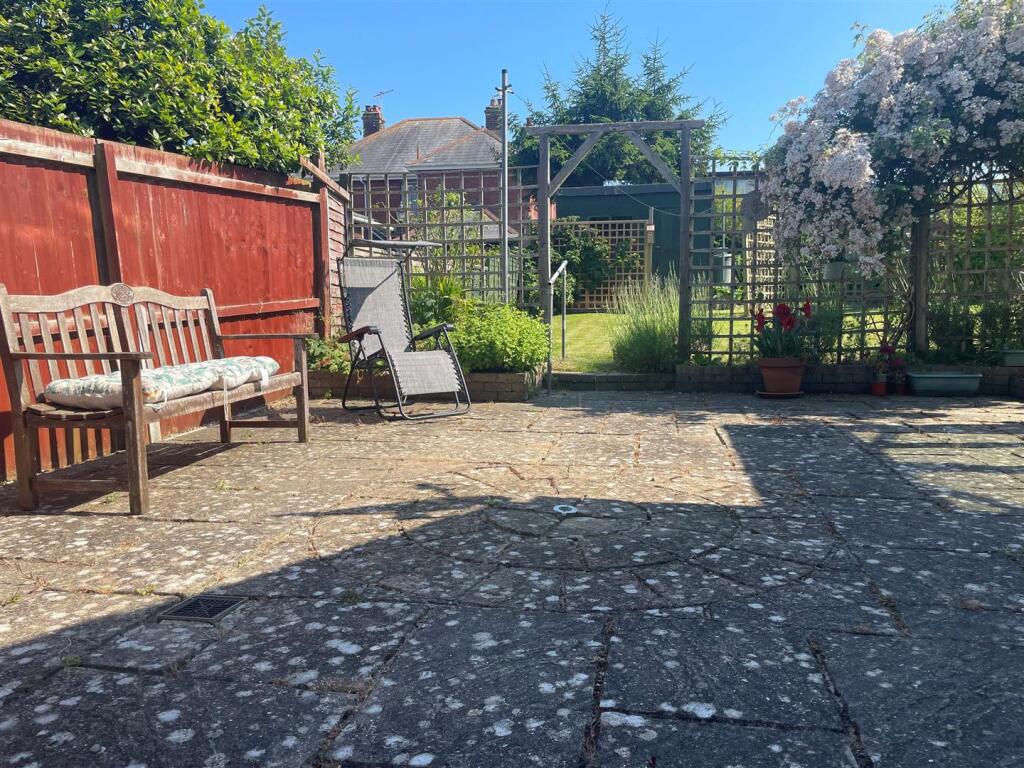 Patio 3.jpg