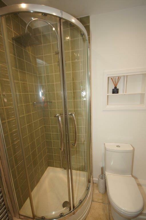 Walnut Cottage - Shower Room.jpg