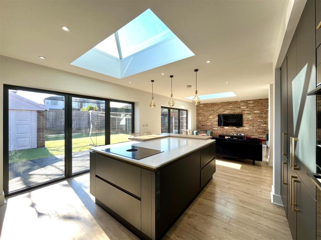 Kitchen Area Aspect 2