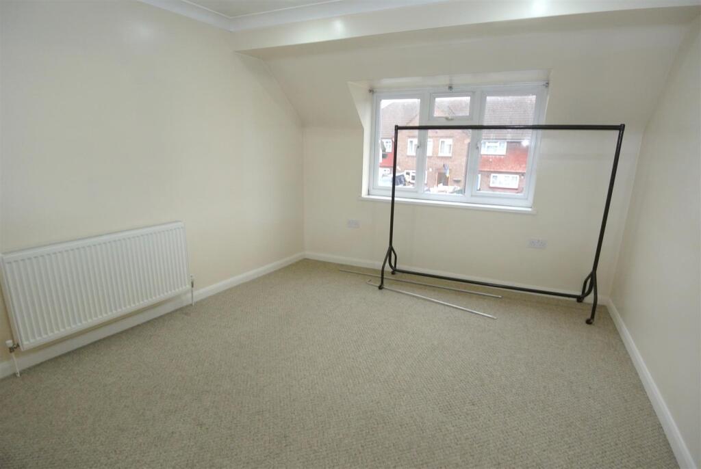 Bedroom b.JPG