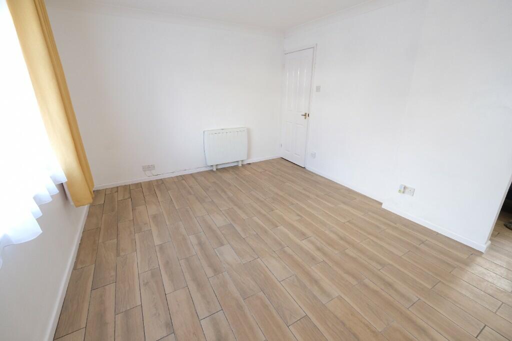 STUDIO ROOM