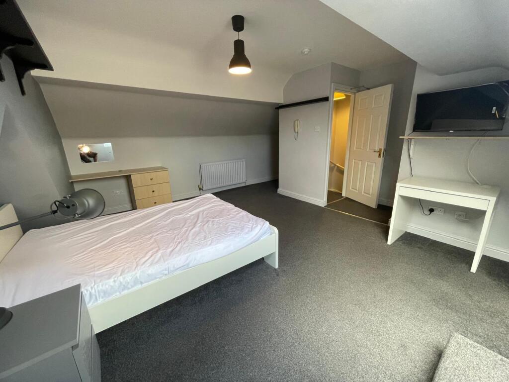 Room 8