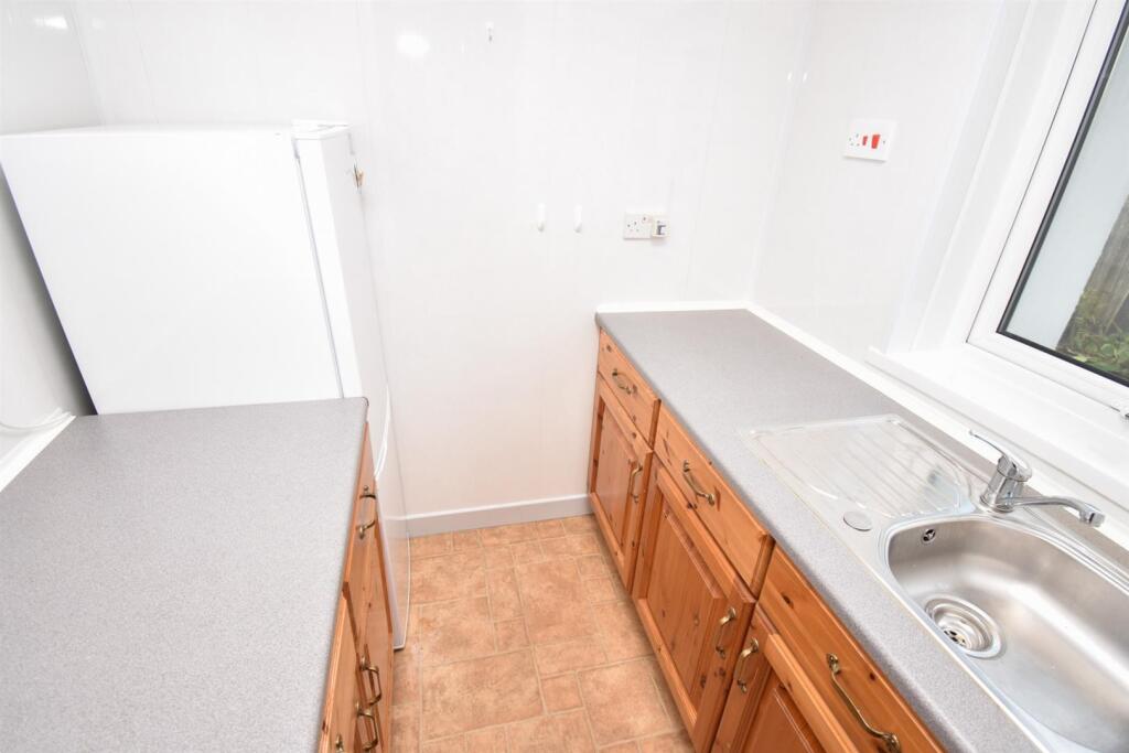 KITCHEN-2.jpg