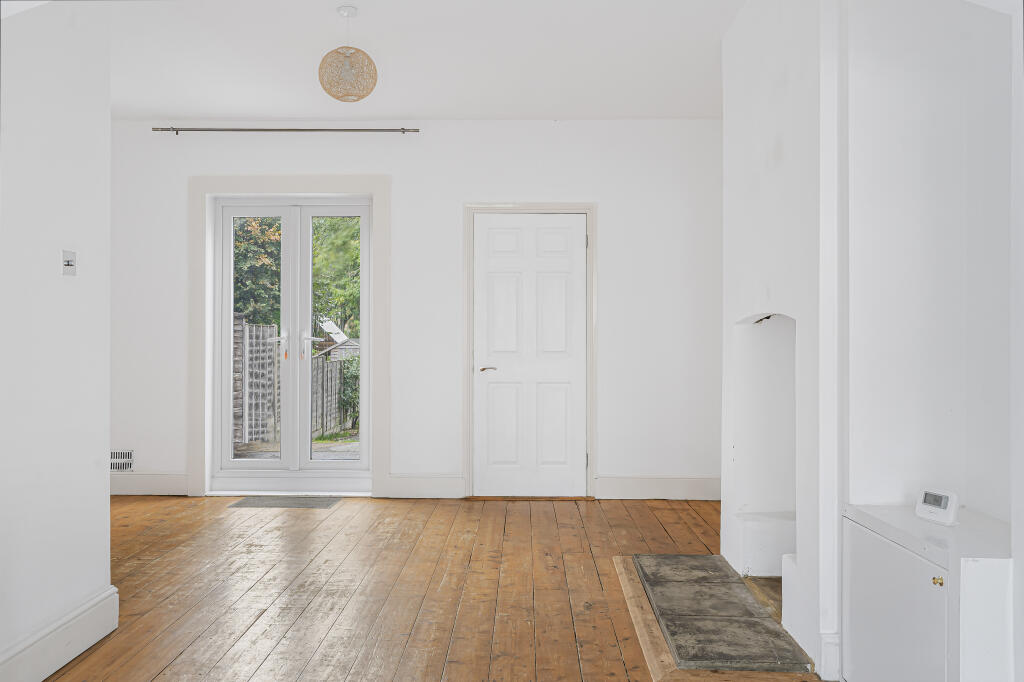 Sitting /Dining Room