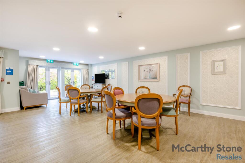 8668898-interior14.jpg