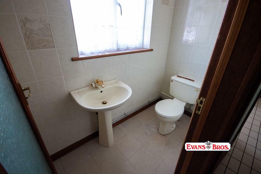 SEPARATE CLOAKROOM