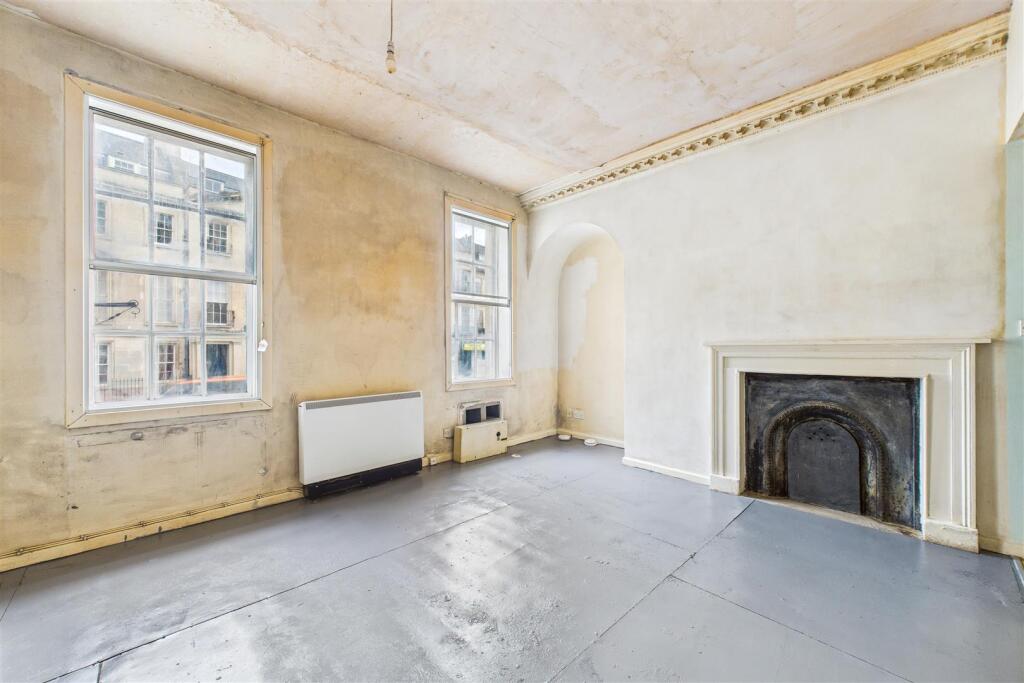 Flat 1, 2 Fountain Buildings, Walcot, Bath BA1 5DU