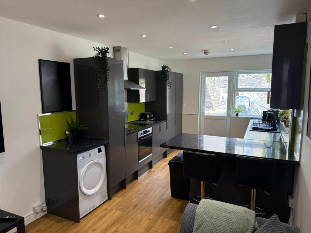 Call 02920 668585 to secure your viewing _3