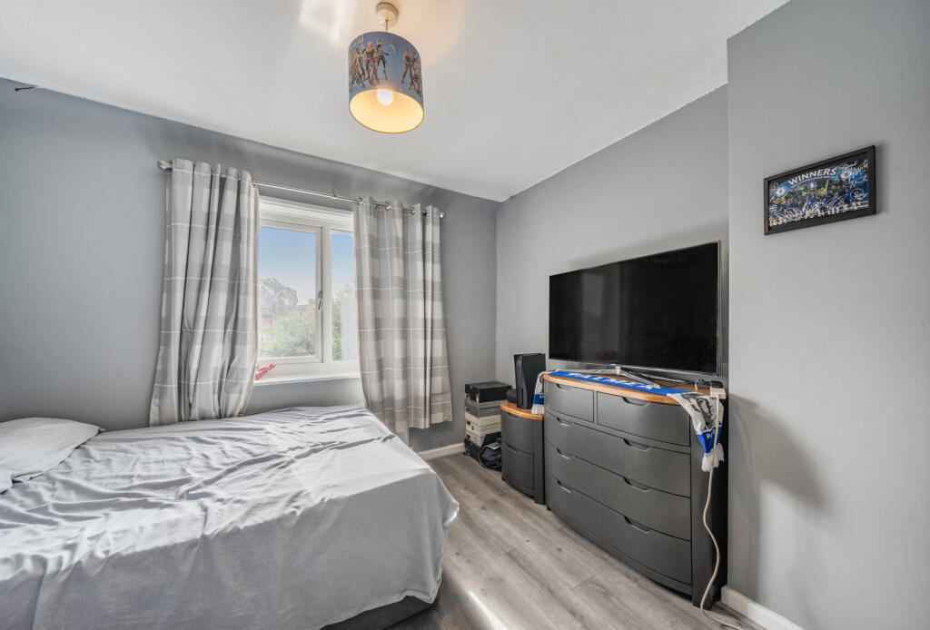 1354225-9-68c7dea...