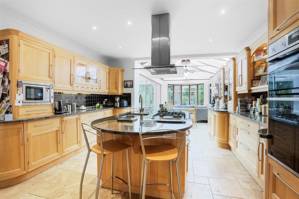 1548903635 -  WESTCOTT WAY, SM2 - 16.jpg