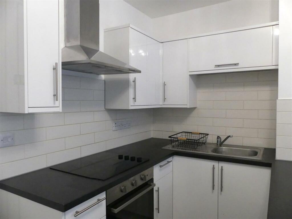 kitchen 2.JPG