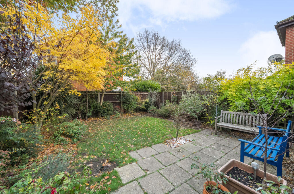 1383668-6-691f36a...