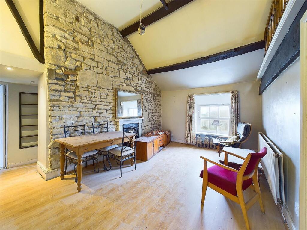 2 - TOP FLOOR 2 BED FLAT.jpg