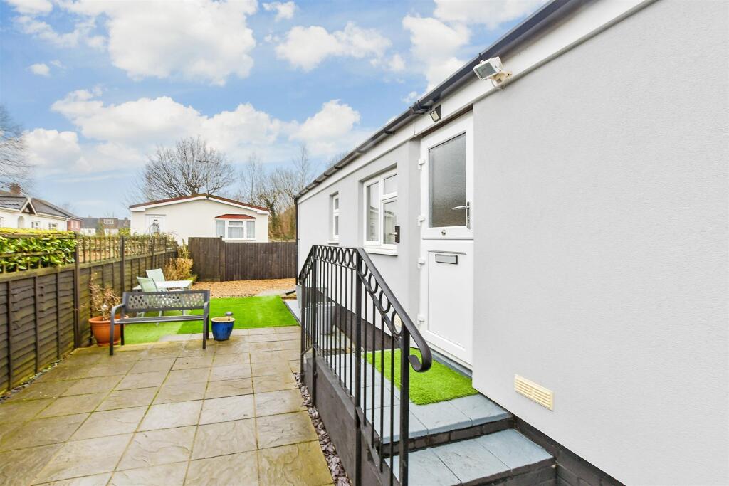 External Lifestyle Photograph