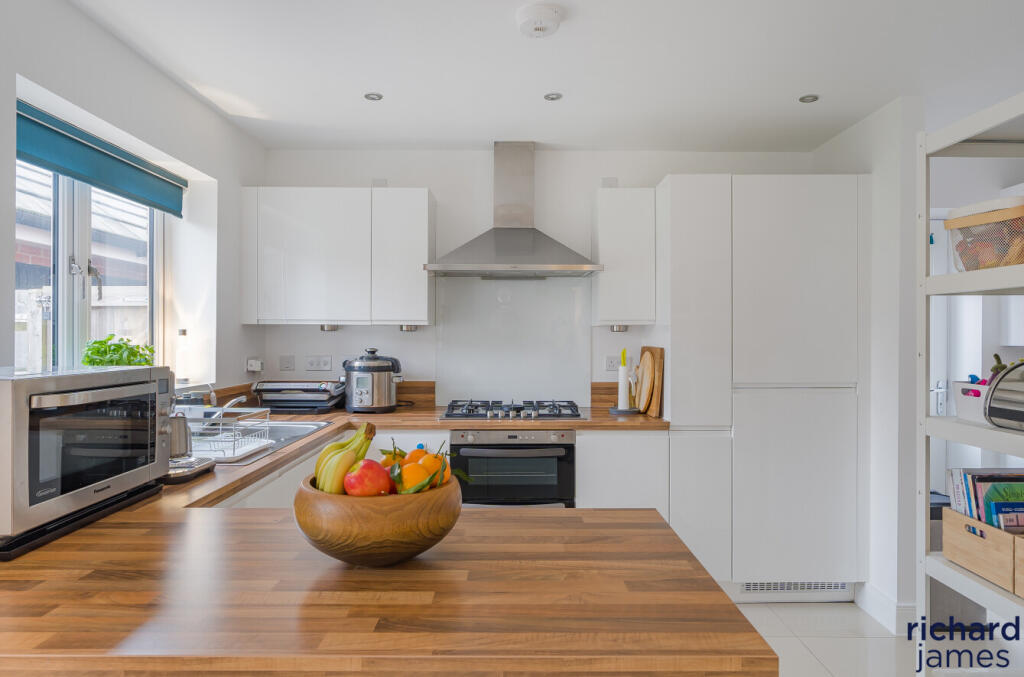 9835968fff534d14b5ac66ee0d1ee4dc