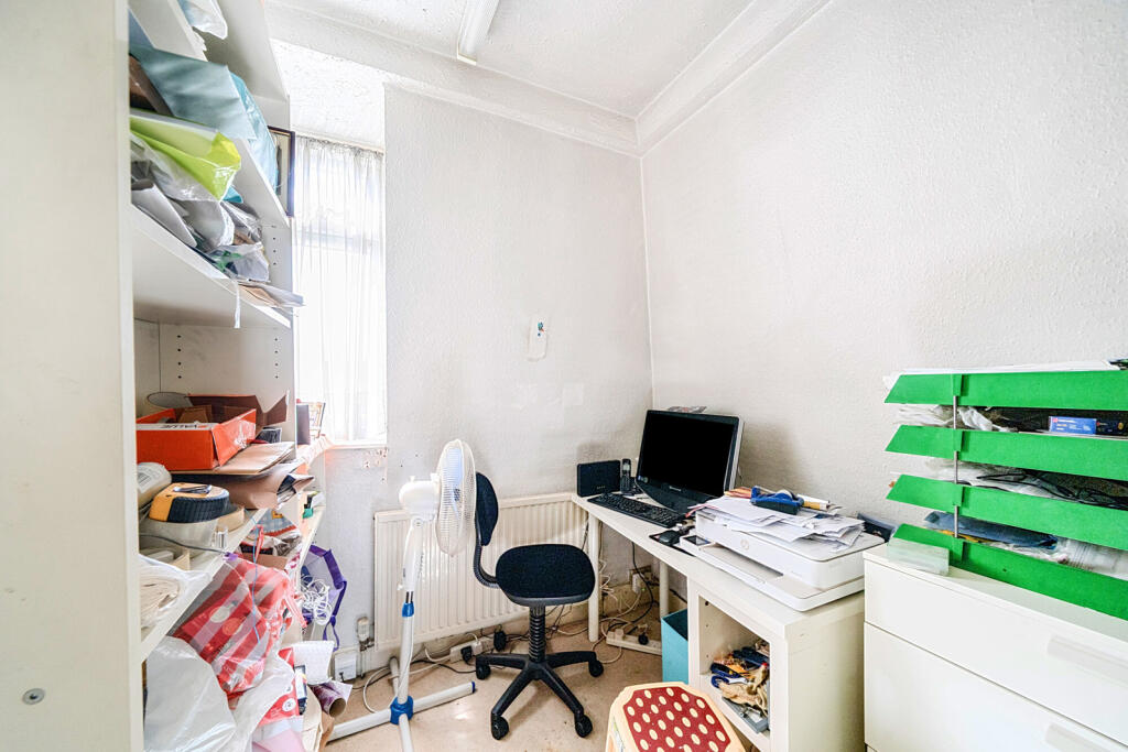 1347988-17-68b981...