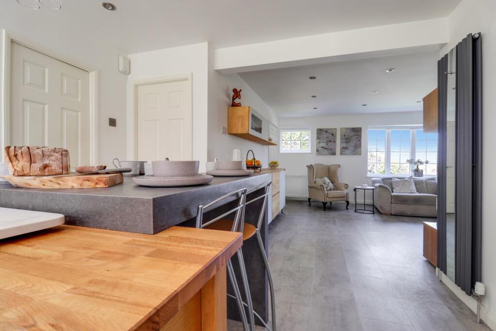 16- Rob Hammond EweMove Pontefract